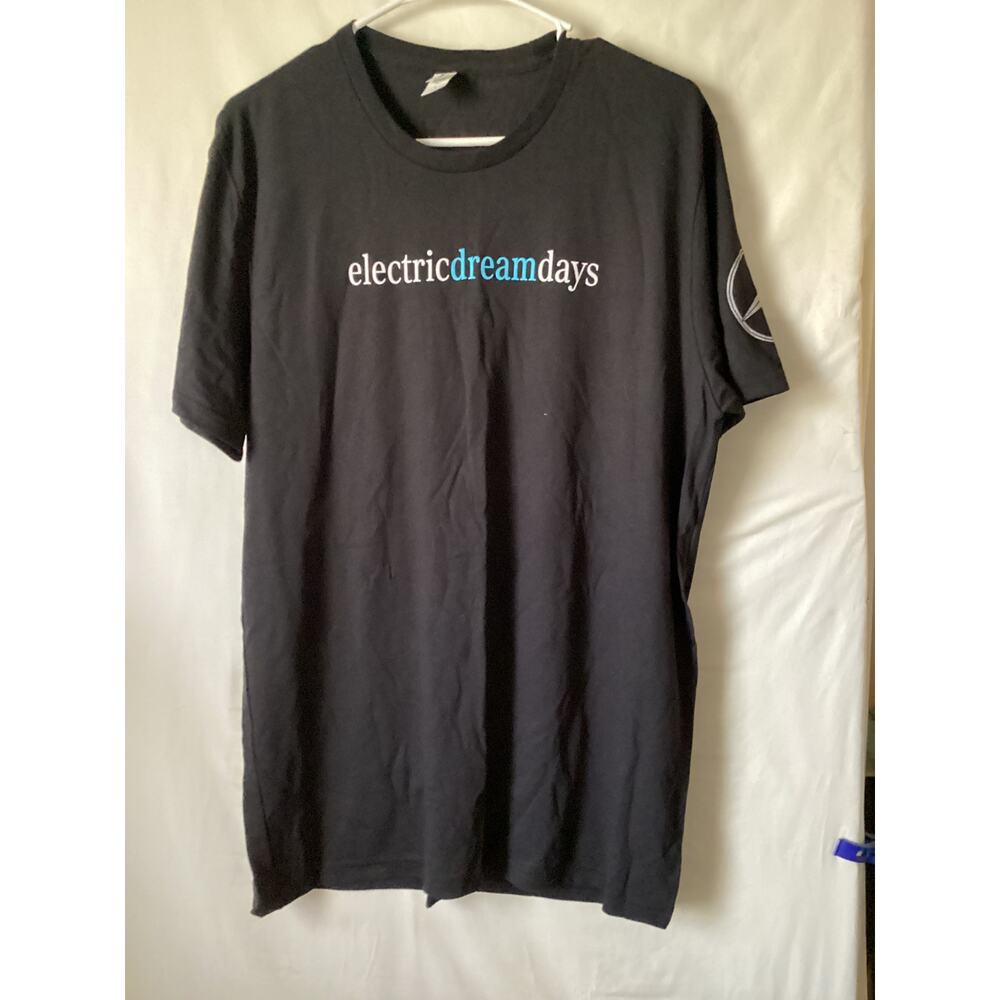 4605NWOT Mercedes Benz USA "Electric Dream Days" Black Short Sleeve Tshirt Large